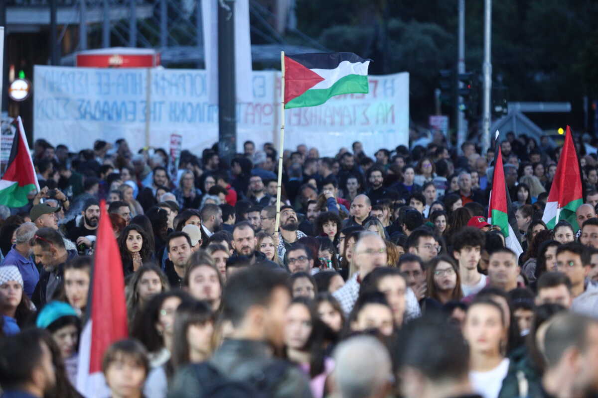 Ολονύχτια διαμαρτυρία φοιτητών στο κέντρο της Αθήνας ως ένδειξη αλληλεγγύης στην Παλαιστίνη