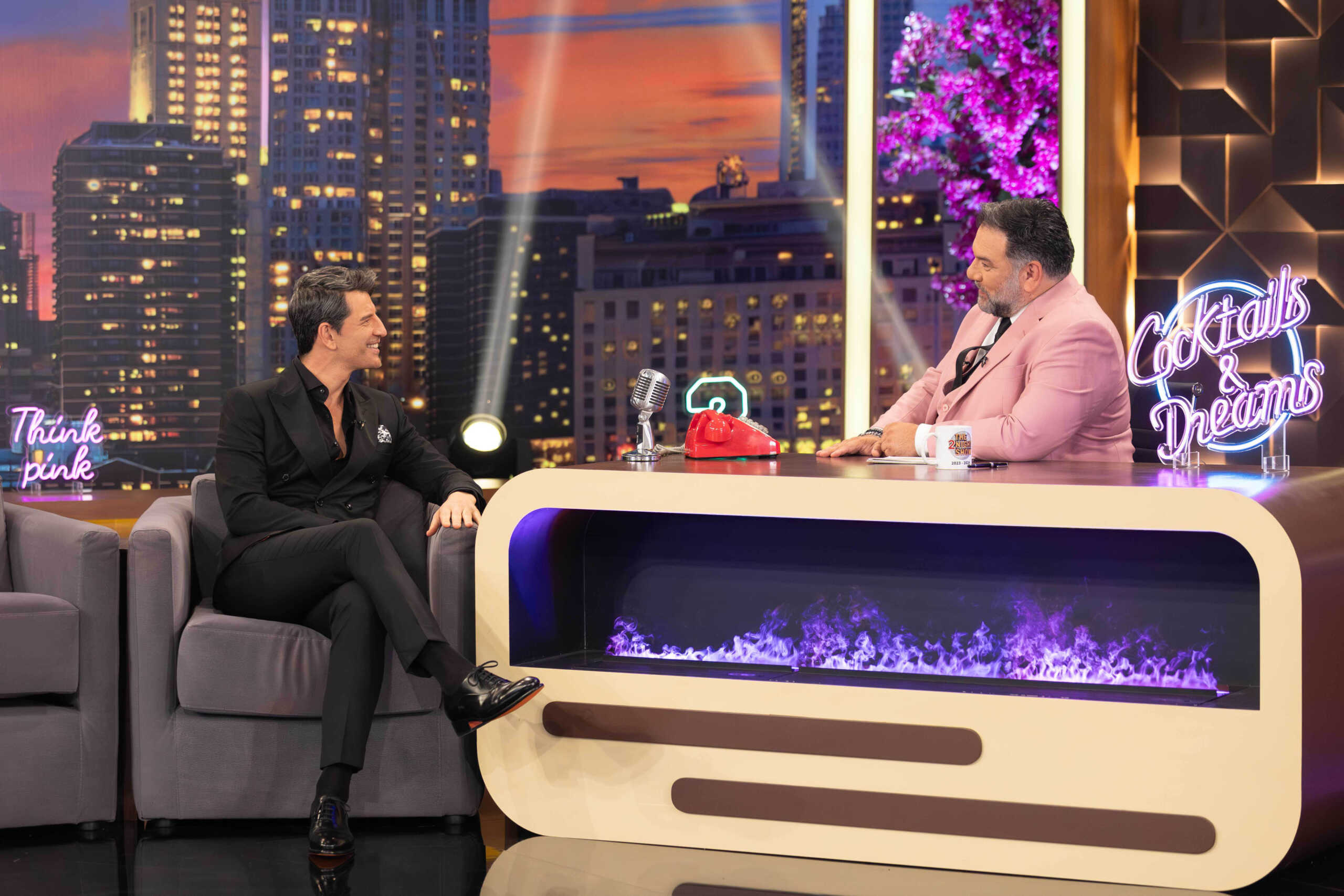 Ο Σάκης Ρουβάς απόψε στο 2Night Show με τον Γρηγόρη Αρναούτογλου