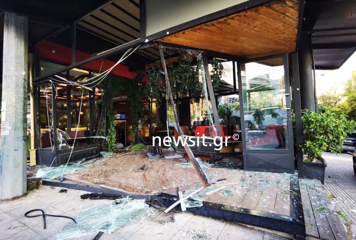 Λεωφόρος Συγγρού: Αυτοκίνητο έπεσε σε καφετέρια και την ισοπέδωσε