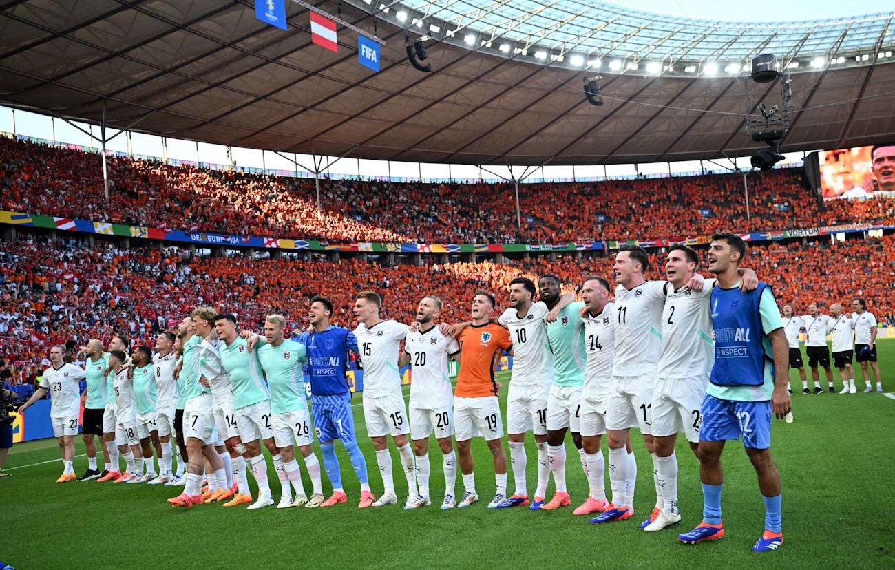 Soccer Football - Euro 2024 - Group D - Netherlands v Austria - Berlin Olympiastadion, Berlin, Germany - June 25, 2024 Austria players celebrate after the match REUTERS