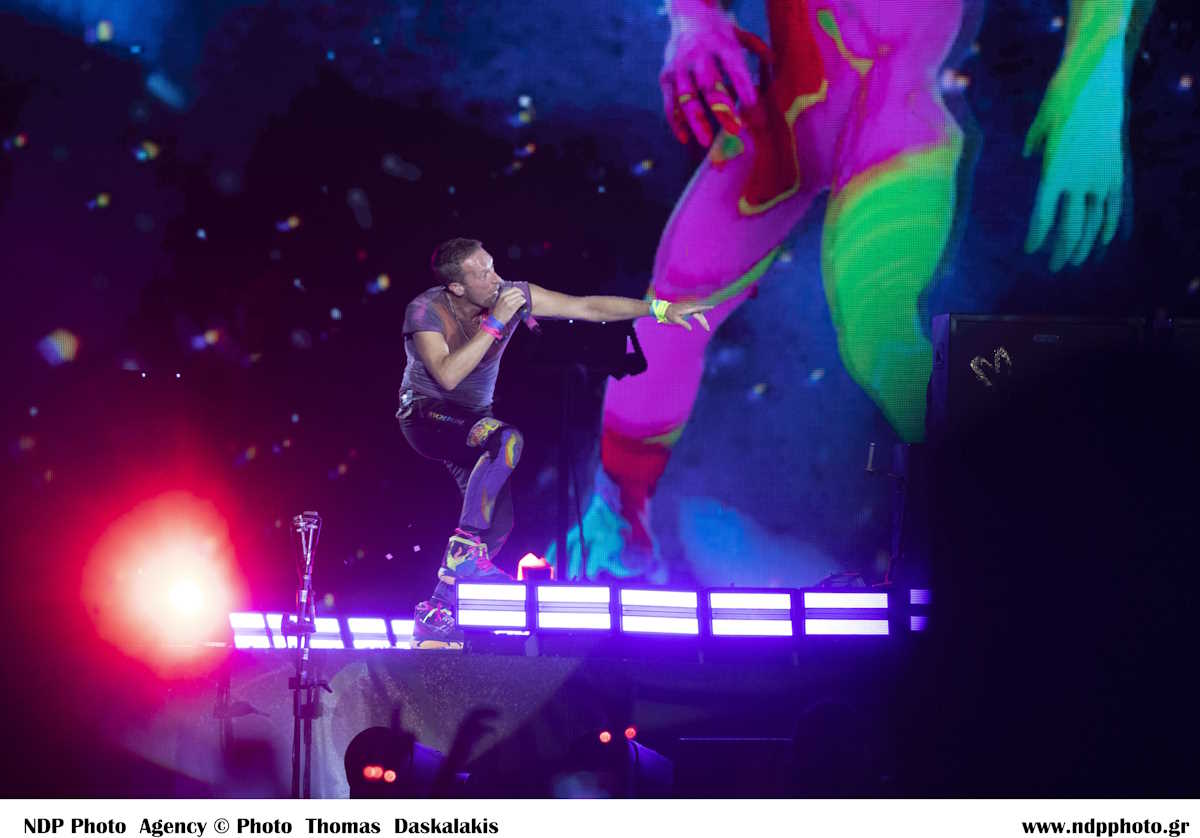 Coldplay: Η ελληνική έκπληξη στη συναυλία – Ανέβασαν τον ZAF στη σκηνή του κατάμεστου ΟΑΚΑ