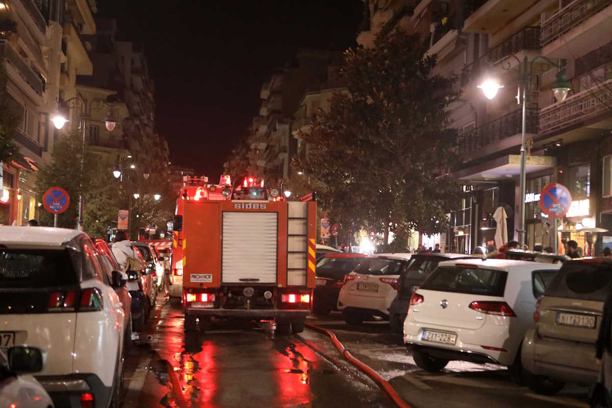 Αθήνα: Φωτιά σε διαμέρισμα στην Ακαδημία Πλάτωνος – Επέμβαση της πυροσβεστικής