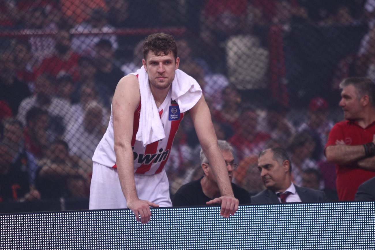 «Ο Σάσα Βεζένκοφ πολύ κοντά στον Ολυμπιακό» γράφει το Sportando