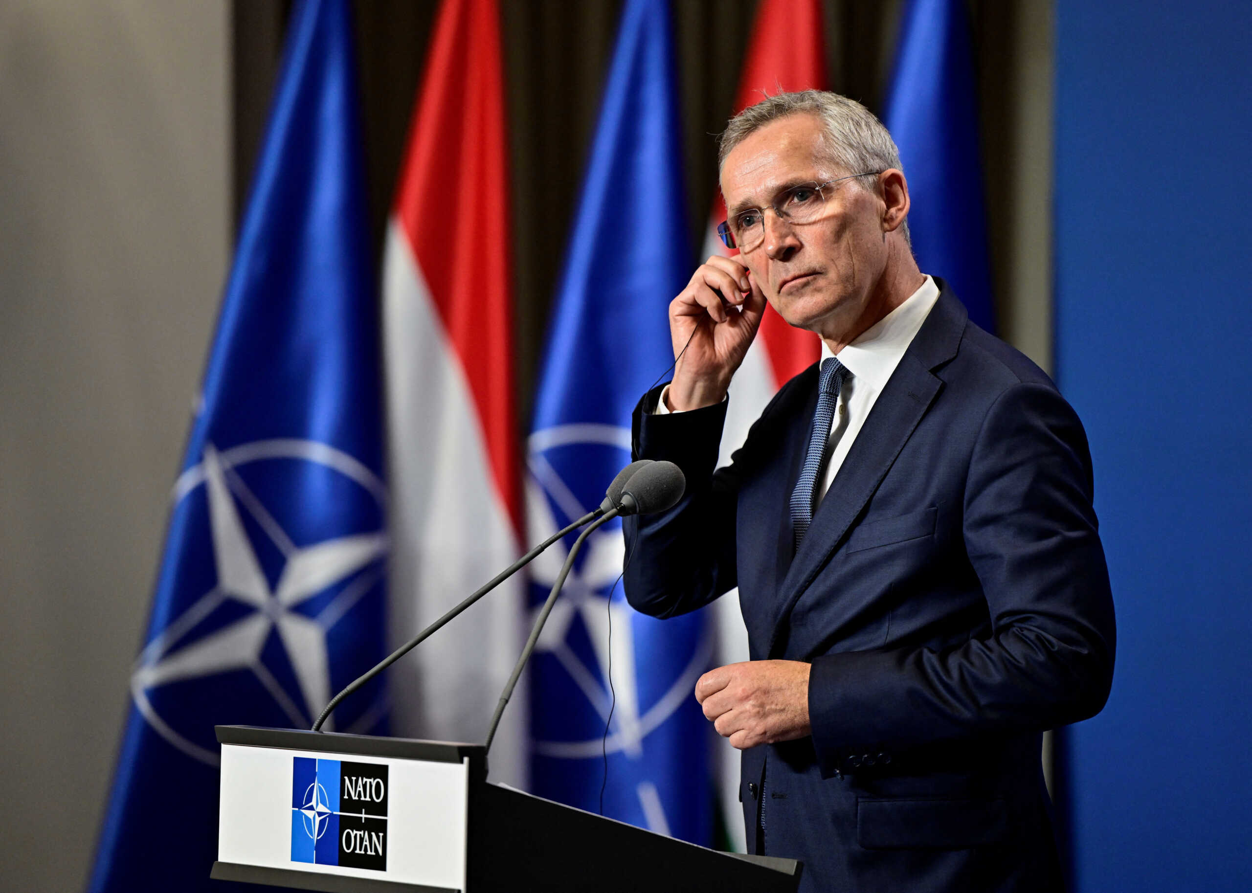 Το ΝΑΤΟ προσαρμόζει το πυρηνικό του οπλοστάσιο στις τρέχουσες απειλές για την ασφάλεια λέει ο Στόλτενμπεργκ