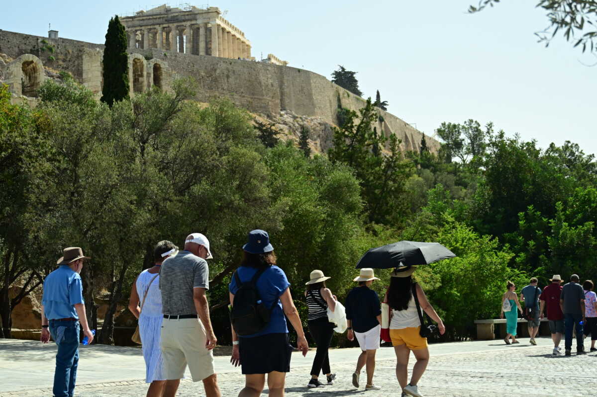 Καύσωνας: Κλειστοί από τις 12:00 έως τις 17:00 οι αρχαιολογικοί χώροι στην Αθήνα