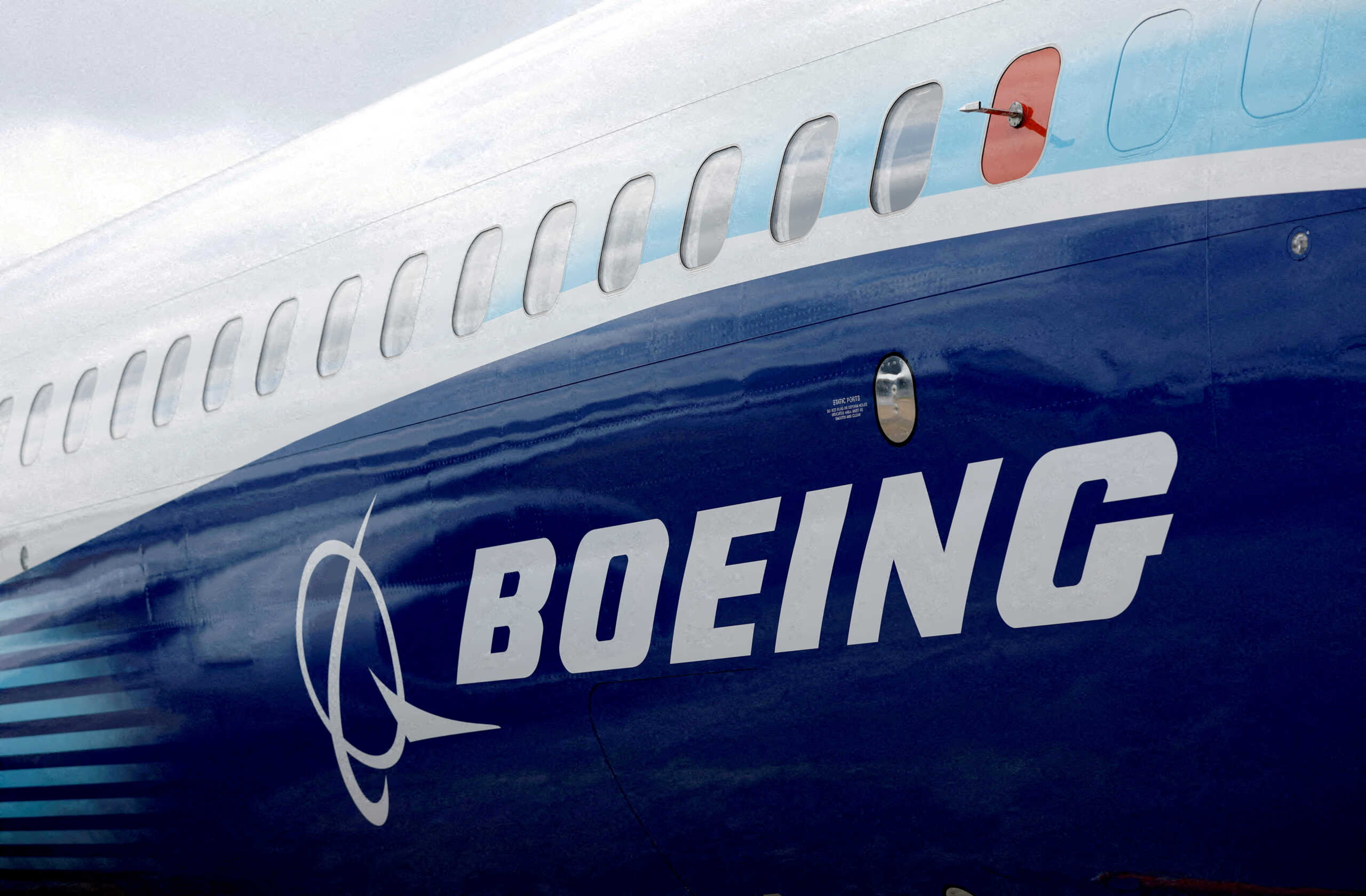 Πτήση – θρίλερ με Boeing 787: Ράγισε τζάμι στο πιλοτήριο στα 40.000 πόδια