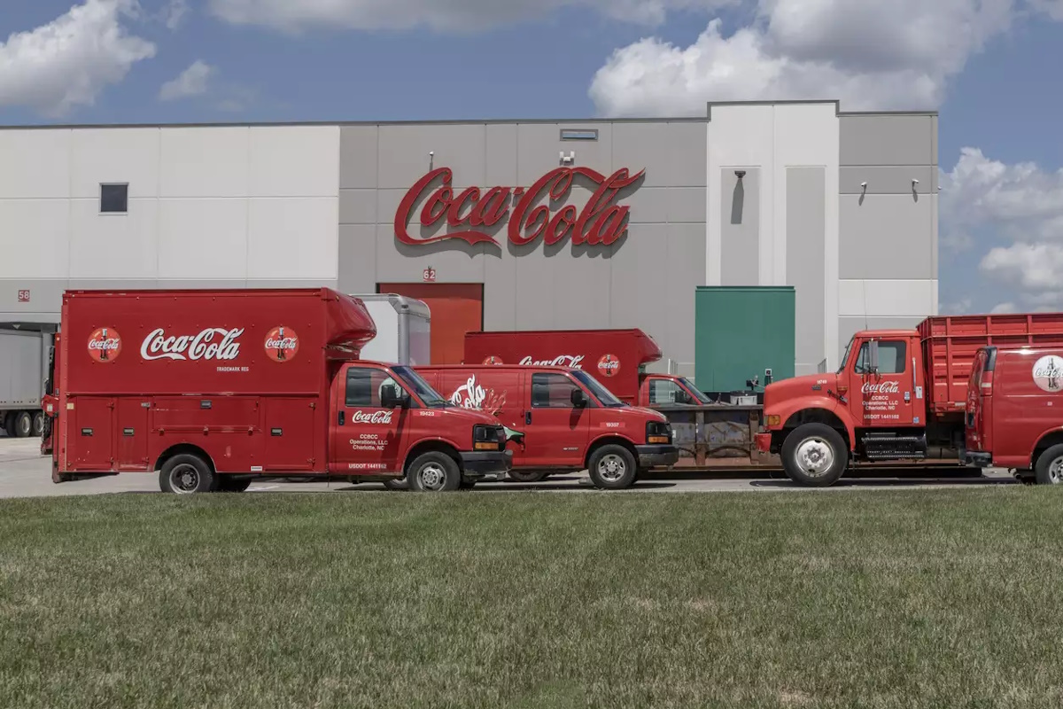 Coca Cola Τρία Έψιλον: Αυξημένα καθαρά κέρδη και έσοδα για το 2023 – Επιχειρηματικές προοπτικές