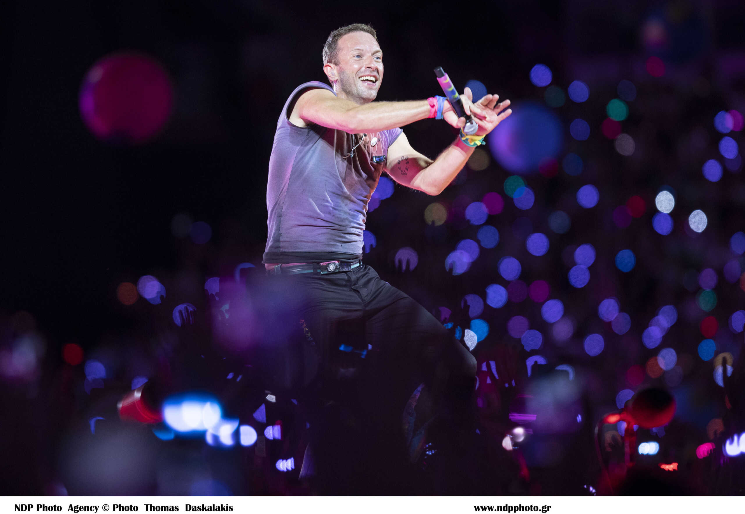 Coldplay: Περίπου 2.000 άνθρωποι στο Ηρώδειο για το γύρισμα του videoclip – Το αστρονομικό ποσό που ξόδεψαν