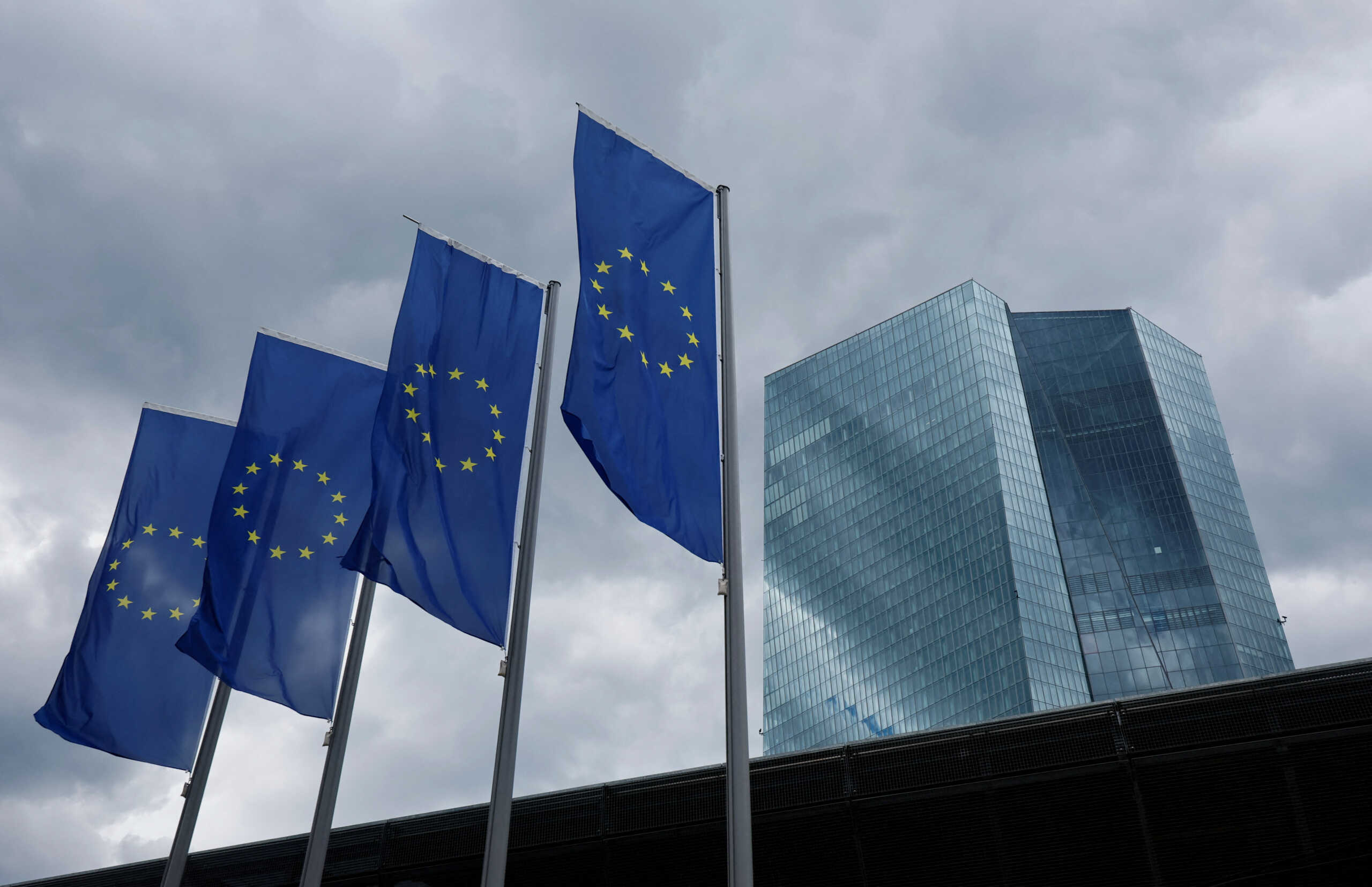 Γιατί δεν δεσμεύεται η ΕΚΤ για το χρονοδιάγραμμα των επόμενων μειώσεων επιτοκίων 