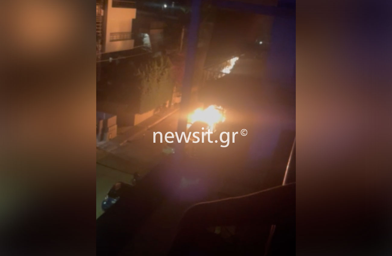 Βίντεο ντοκουμέντο από την επίθεση  στο σπίτι της Προέδρου του Αρείου Πάγου – Η στιγμή που το περιπολικό τυλίγεται στις φλόγες