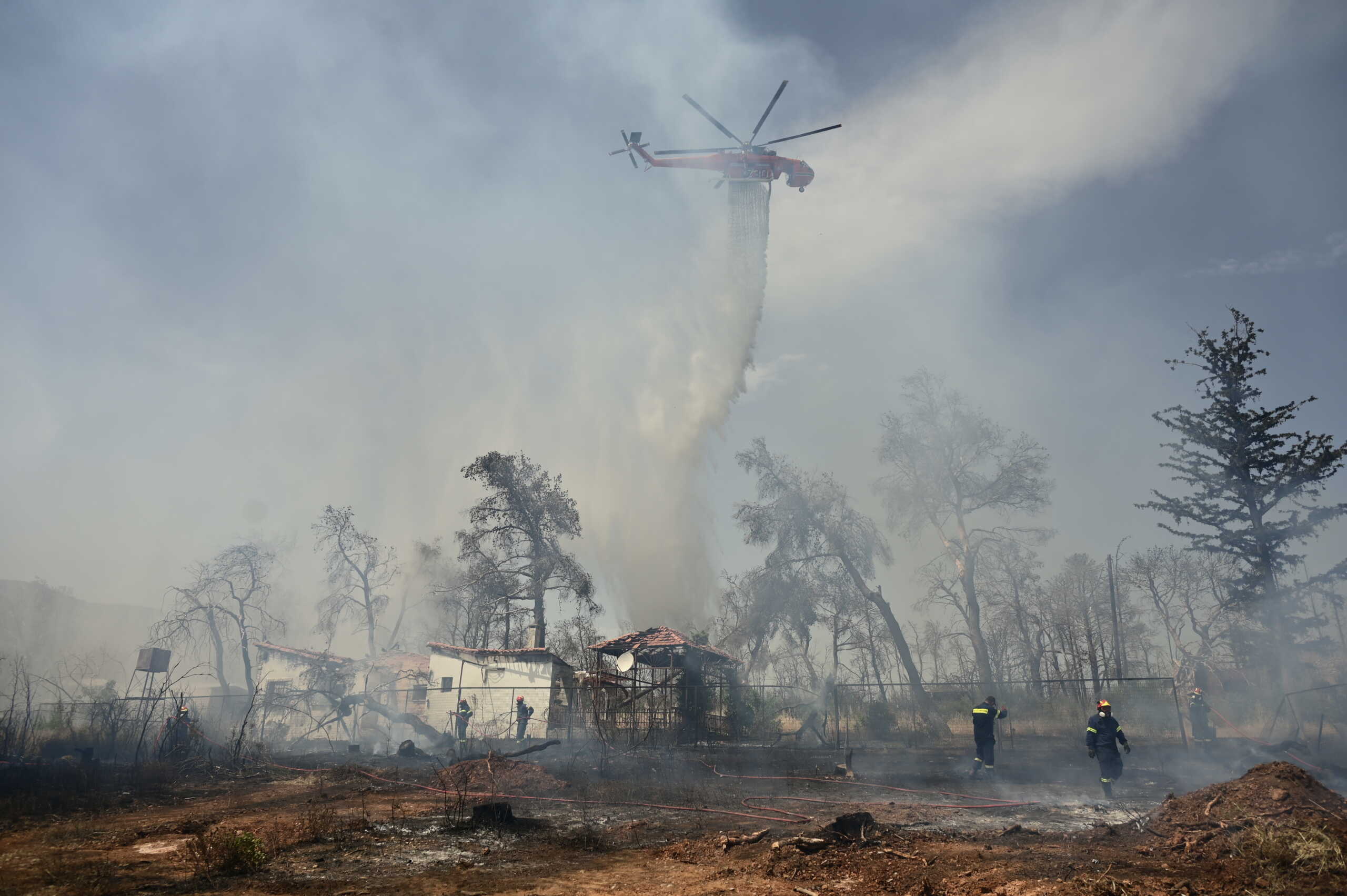 «Καμπανάκι» πυρομετεωρολόγου για φωτιές εν μέσω καύσωνα: «Βλέπει» καλοκαίρι με θερμοκρασίες σταθερά στους 38°C