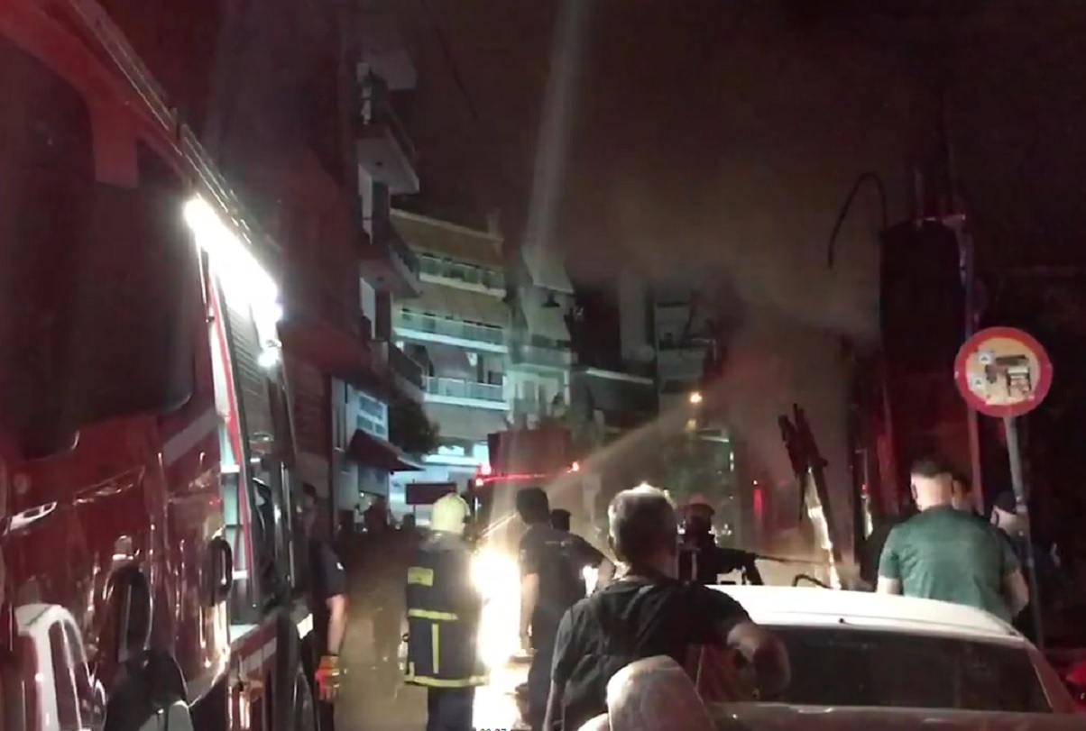 Φωτιά σε διαμέρισμα στα Κάτω Πατήσια, απεγκλωβίστηκαν δυο γυναίκες