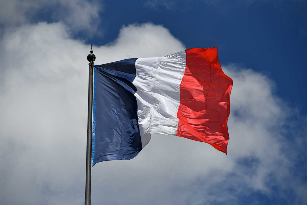 Εκλογές στη  Γαλλία: Προτιμότερα τα ελληνικά και ισπανικά ομόλογα από τα γαλλικά