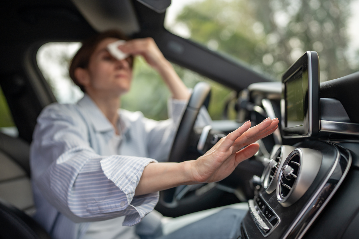 Καύσωνας: Πως να προφυλαχθείτε εσείς και το αυτοκίνητο κατά την οδήγηση – Χρήσιμες συμβουλές
