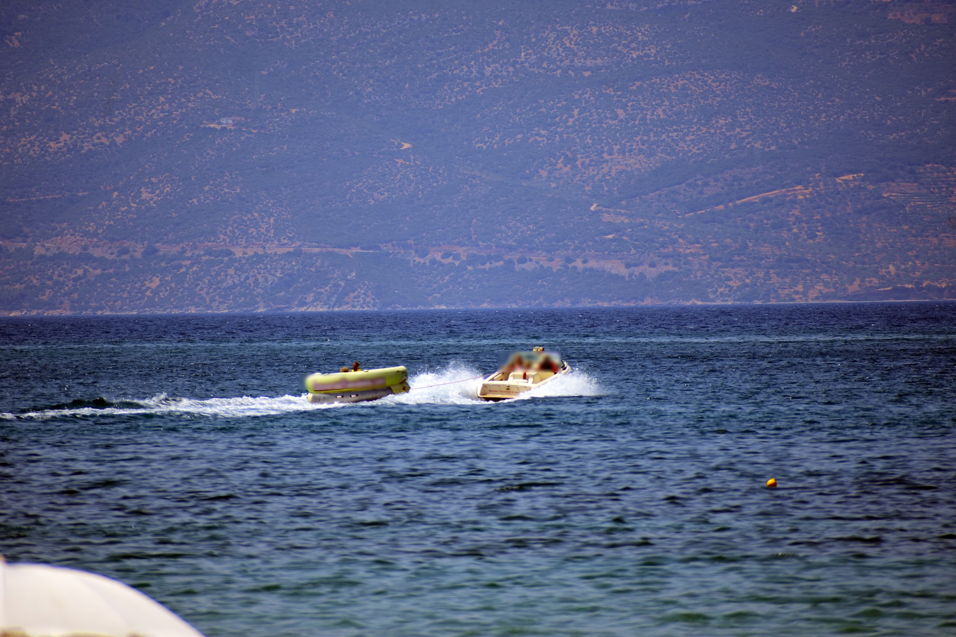 Λευκάδα: Εκτός κινδύνου ο 14χρονος που έπαθε ρήξη σπλήνας σε θαλάσσιο παιχνίδι στο Νυδρί, μεταφέρθηκε στο Καραμανδάνειο