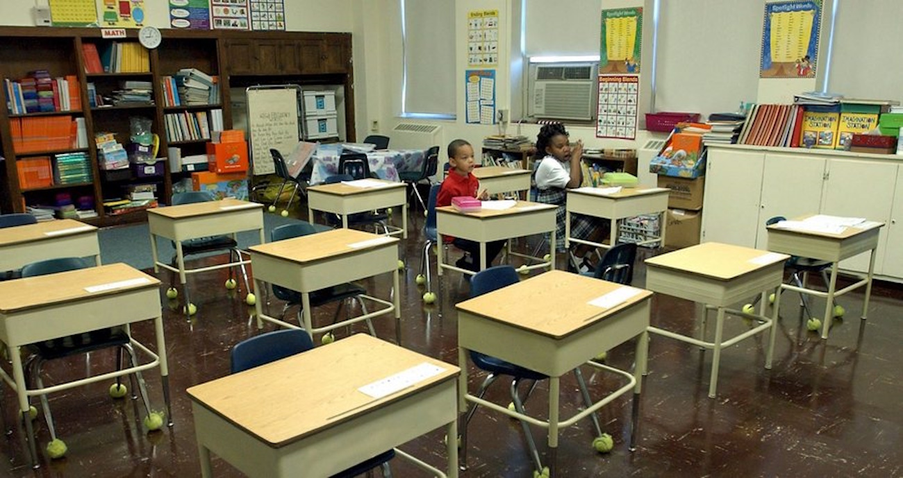 ΗΠΑ: Οι δέκα εντολές θα τοιχοκολληθούν σε κάθε αίθουσα σχολείου της Λουιζιάνας – Σάλος για την απόφαση