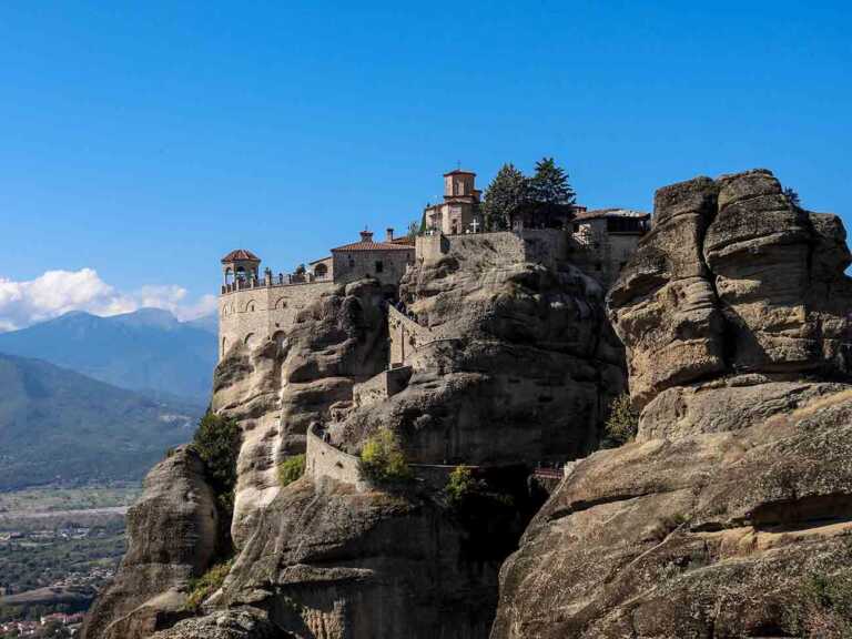 Ταξίδι στα Μετέωρα: Το μοναστήρι που προκαλεί δέος