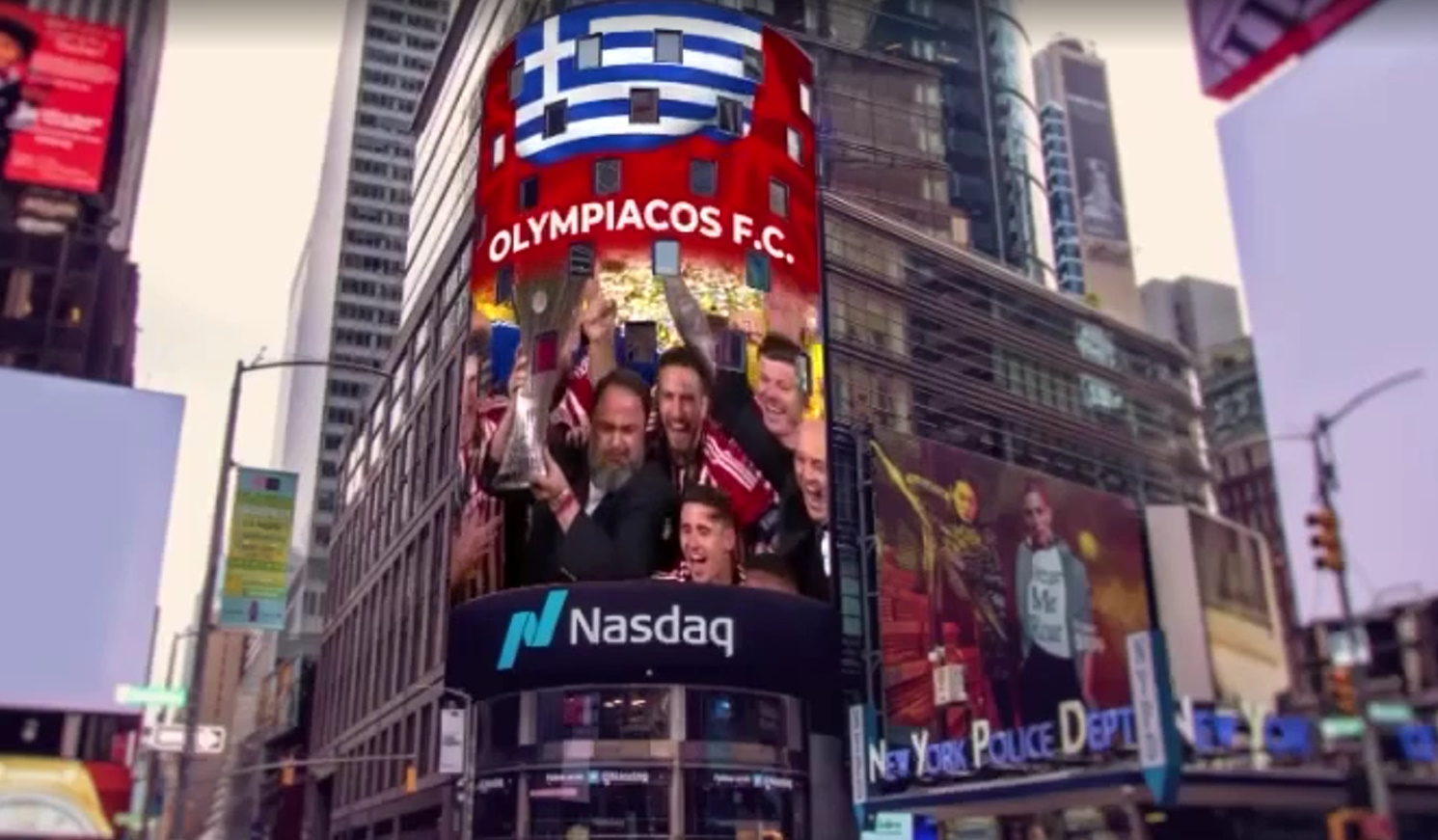 Ολυμπιακός: Η κατάκτηση του Conference League σε billboard στην Times Square