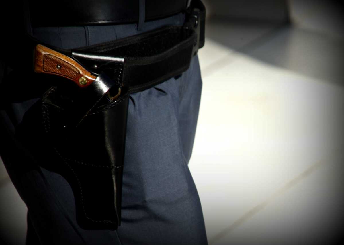 Λαμία: Έκλεψαν το όπλο αστυνομικού σε πάρκινγκ της Εθνικής Οδού
