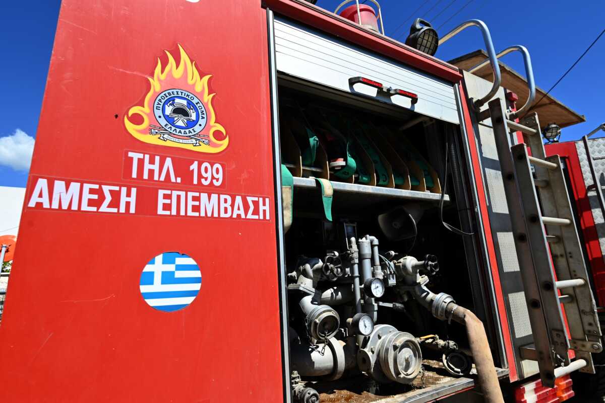 Φωτιά σε όχημα στη Λεωφόρο Κηφισίας στο ρεύμα προς Αθήνα, κυκλοφοριακό κομφούζιο στην περιοχή