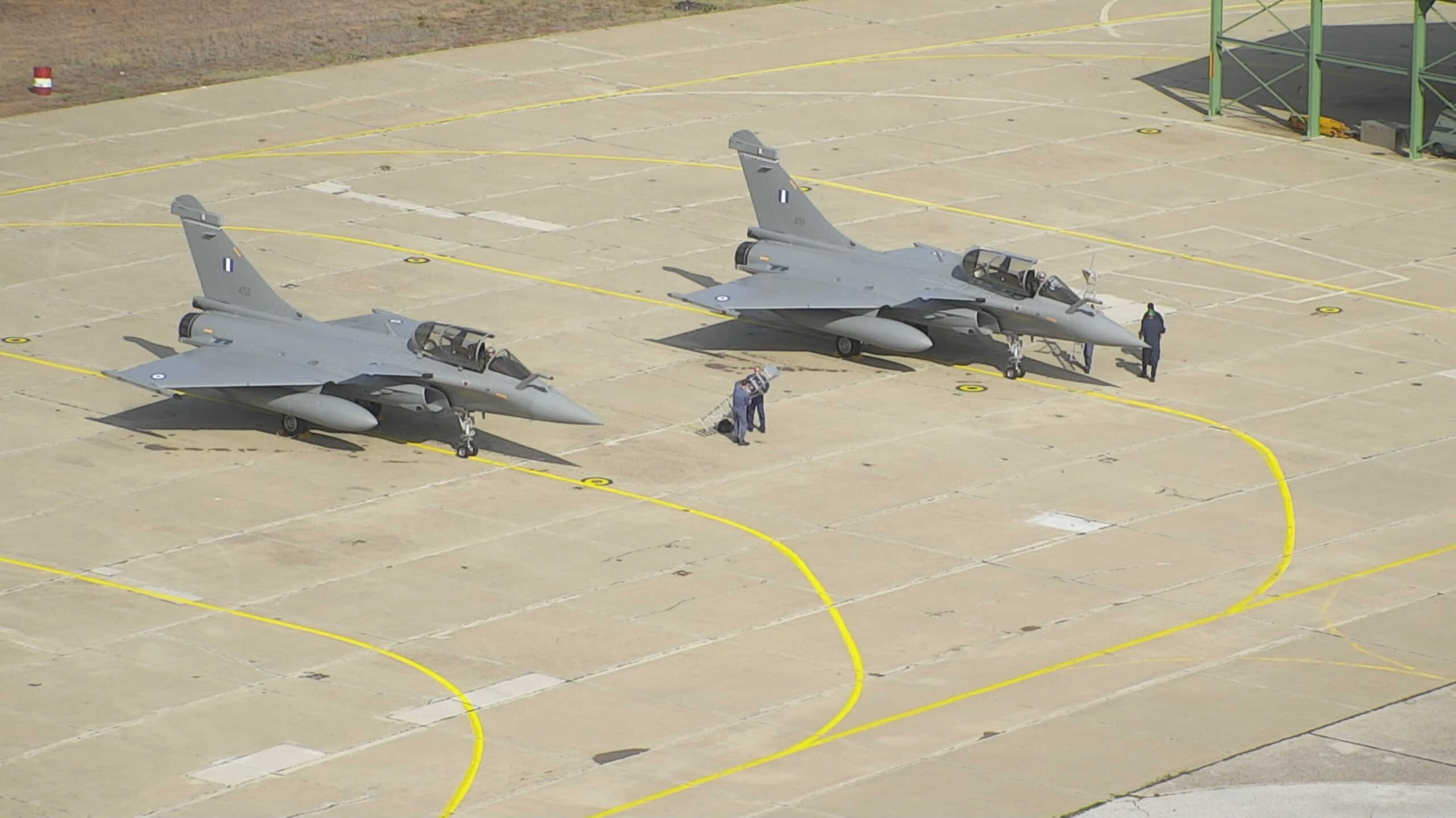 Πολεμική Αεροπορία: Τα «γεράκια» Rafale σε συνεκπαίδευση με τα ιταλικά μαχητικά τύπου F-35 και Harrier