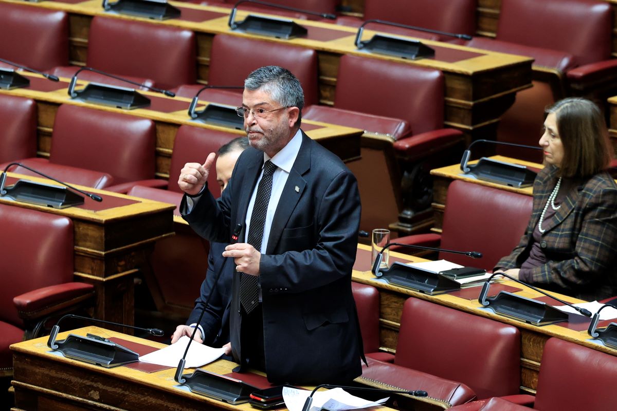 Βουλή: 11 οι βουλευτές της Ελληνικής Λύσης μετά τη διαγραφή Σαράκη, στους 9 οι ανεξάρτητοι