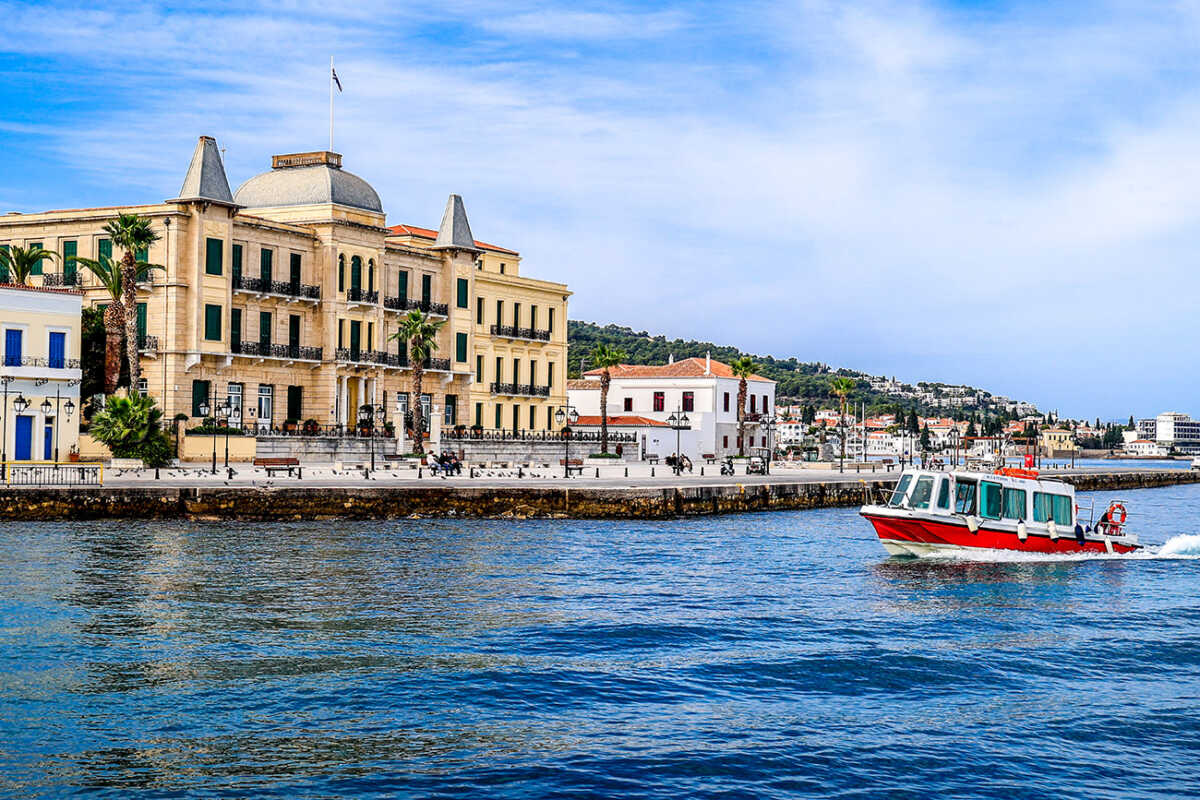 Τραγωδία στις Σπέτσες: Βρέθηκε νεκρός Άγγλος στο Παλιό Λιμάνι