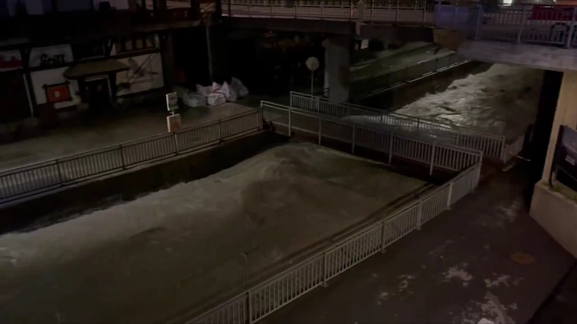 Ελβετία: Αγνοούνται τρία άτομα μετά από πλημμύρες στα νοτιοανατολικά της χώρας – «Ξεχείλισαν» τα ποτάμια
