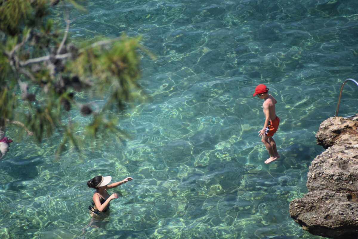 Ο καύσωνας «λιώνει» Κρήτη, Κυκλάδες, Δωδεκάνησα – Χάρτης με τις περιοχές που θα «γράψουν» 43άρια