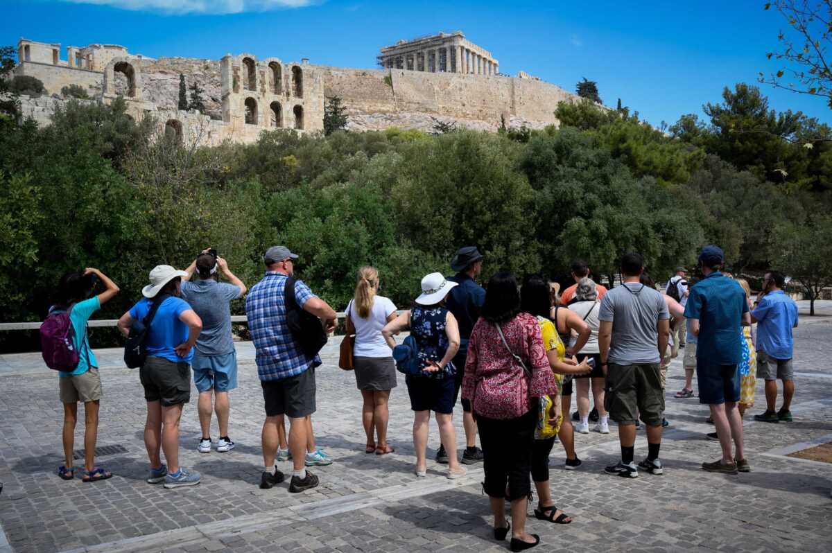 Βιώσιμη ανάπτυξη τουρισμού με ποιοτικές υπηρεσίες και καλές συνθήκες εργασίας – Δηλώσεις Μηλαπίδη