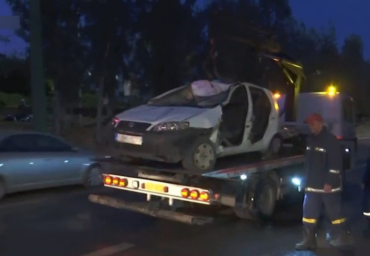 Λεωφόρος Συγγρού: Αυτοκίνητο ντεραπάρισε στην Καλλιθέα – Στο νοσοκομείο δύο γυναίκες