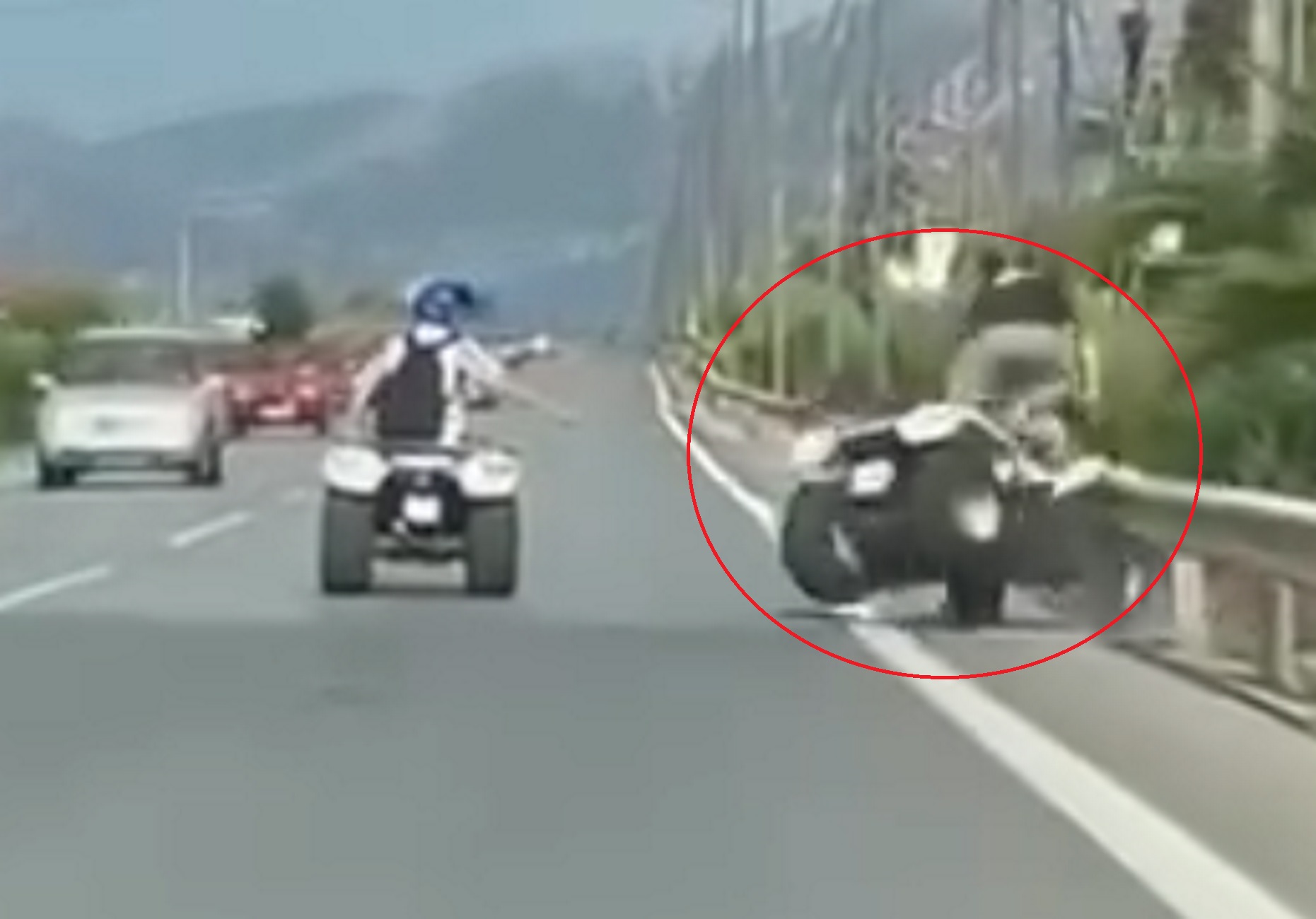 Βίντεο: Τροχαίο με «γουρούνες» στην Κρήτη μετά από τραγικά λάθη και απερισκεψίες