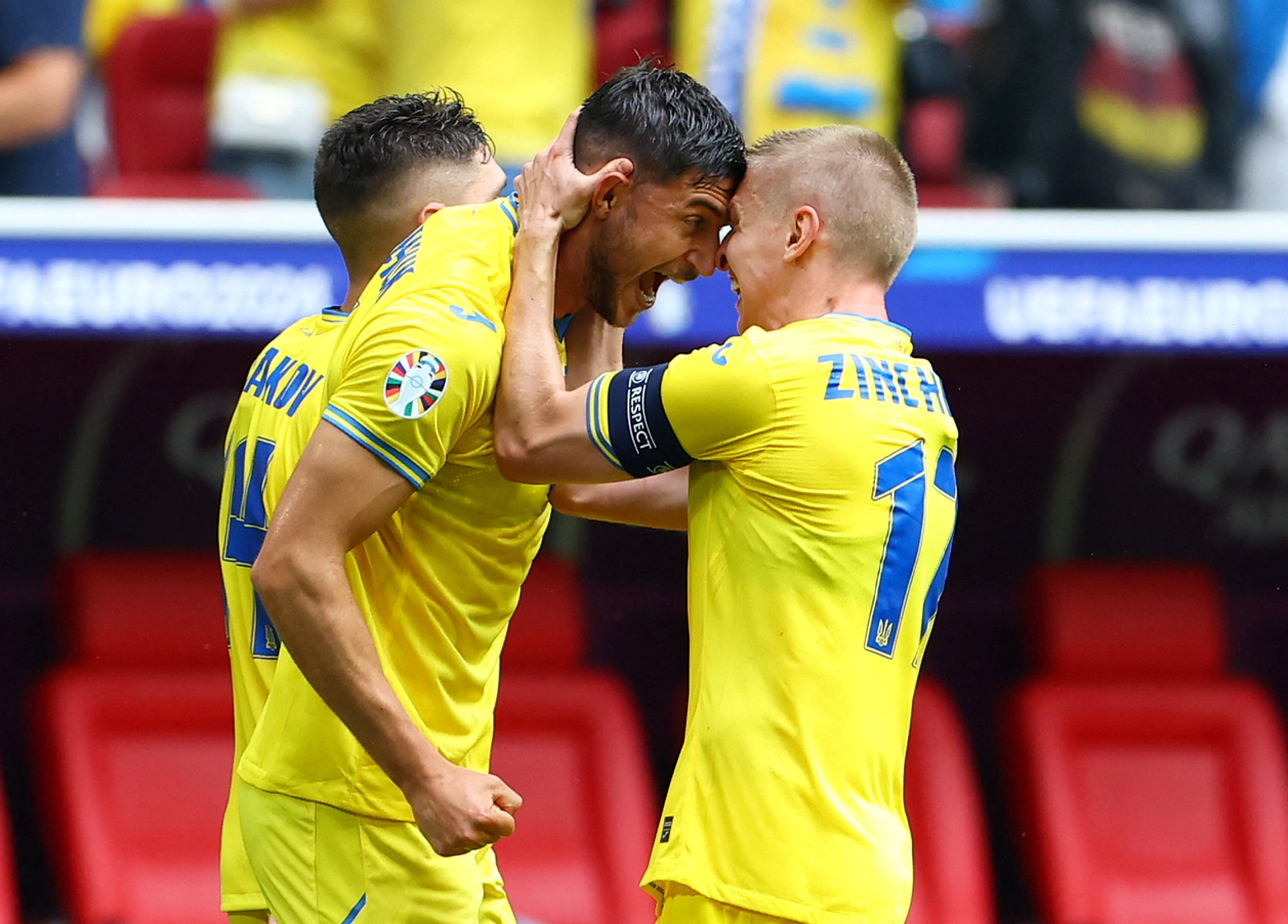 Soccer Football - Euro 2024 - Group E - Slovakia v Ukraine - Dusseldorf Arena, Dusseldorf, Germany - June 21, 2024 Ukraine's Roman Yaremchuk celebrates scoring their second goal with Oleksandr Zinchenko REUTERS