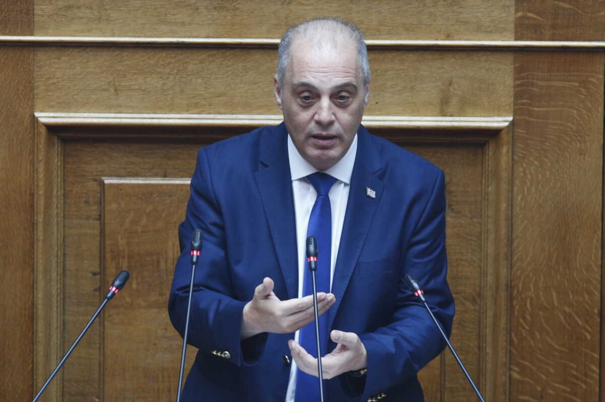 Κυριάκος Βελόπουλος κατά Σαράκη: Πήρε 30 εκατ.ευρώ ως δικηγόρος των προστατευόμενων μαρτύρων της Novartis
