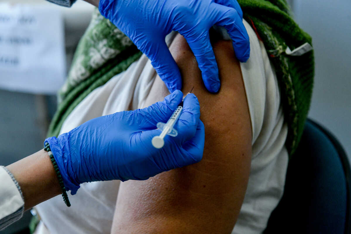 Ευρωπαϊκή Κάρτα Εμβολιασμού: Η Ελλάδα μία από τις πρώτες πέντε χώρες που την ξεκινούν δοκιμαστικά