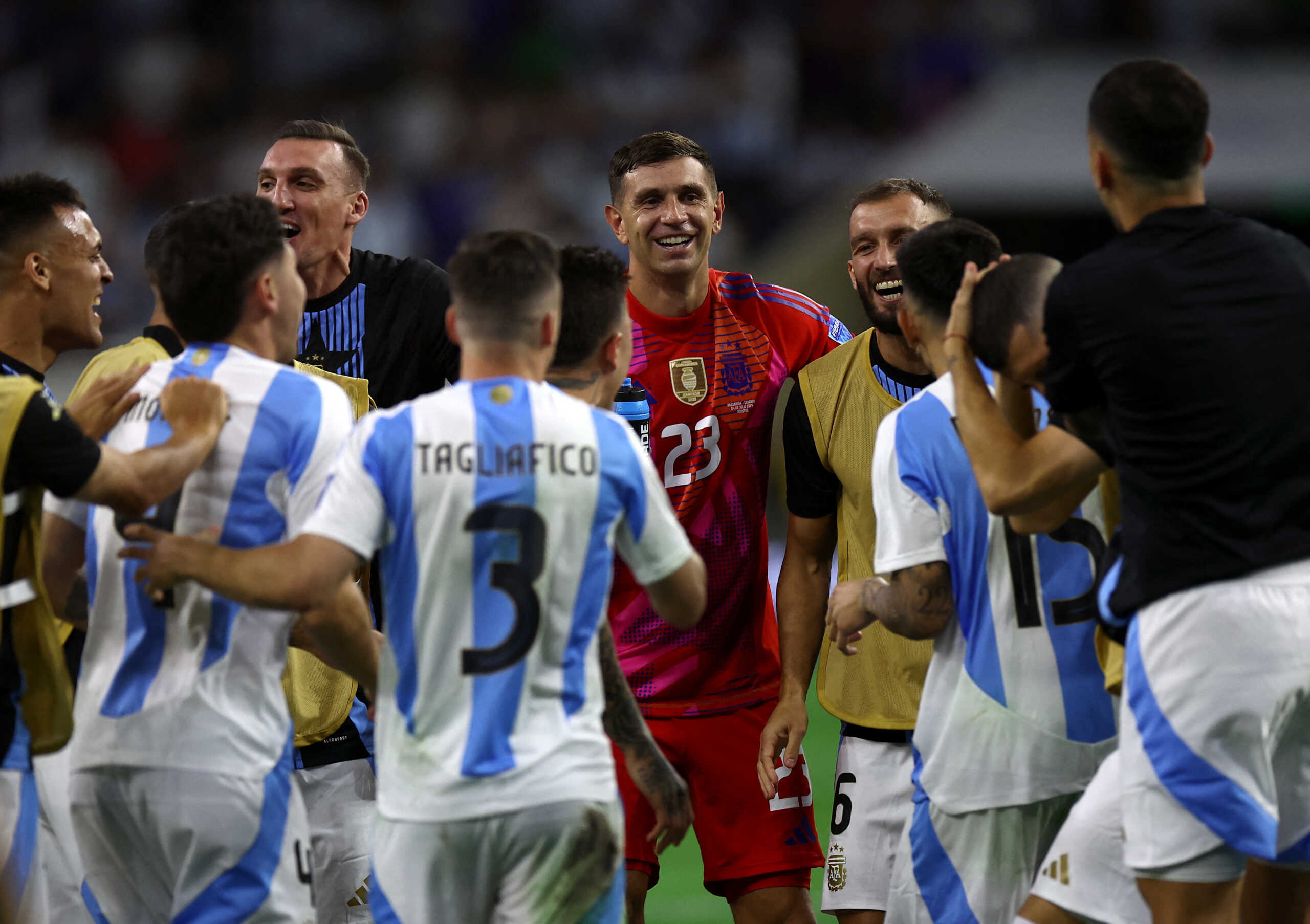 Αργεντινή – Εκουαδόρ 4-2 στα πέναλτι (1-1): Πρόκριση στους «4» του Copa America με «ήρωα» τον Μαρτίνες και άστοχη εκτέλεση του Μέσι