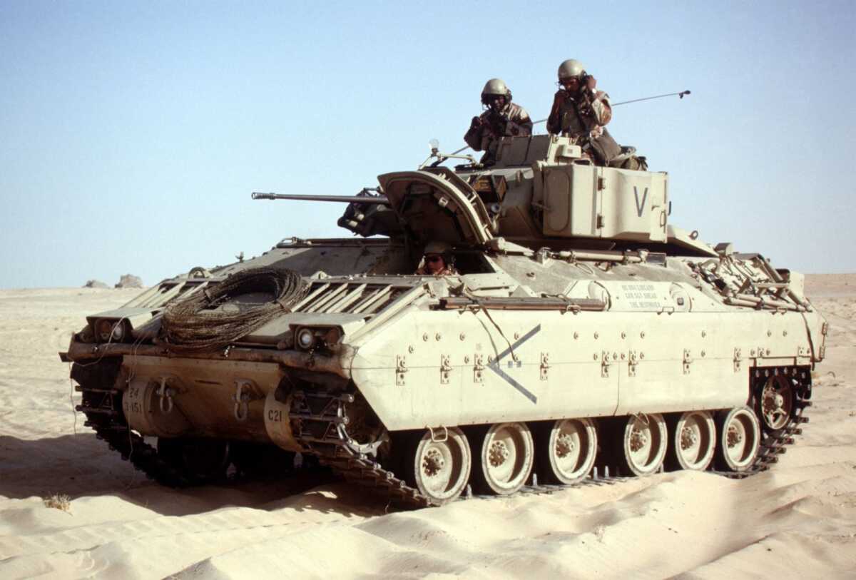 ΤΟΜΑ Bradley M2A2: Ο Στρατός δεν προχωρά στην απόκτηση τους