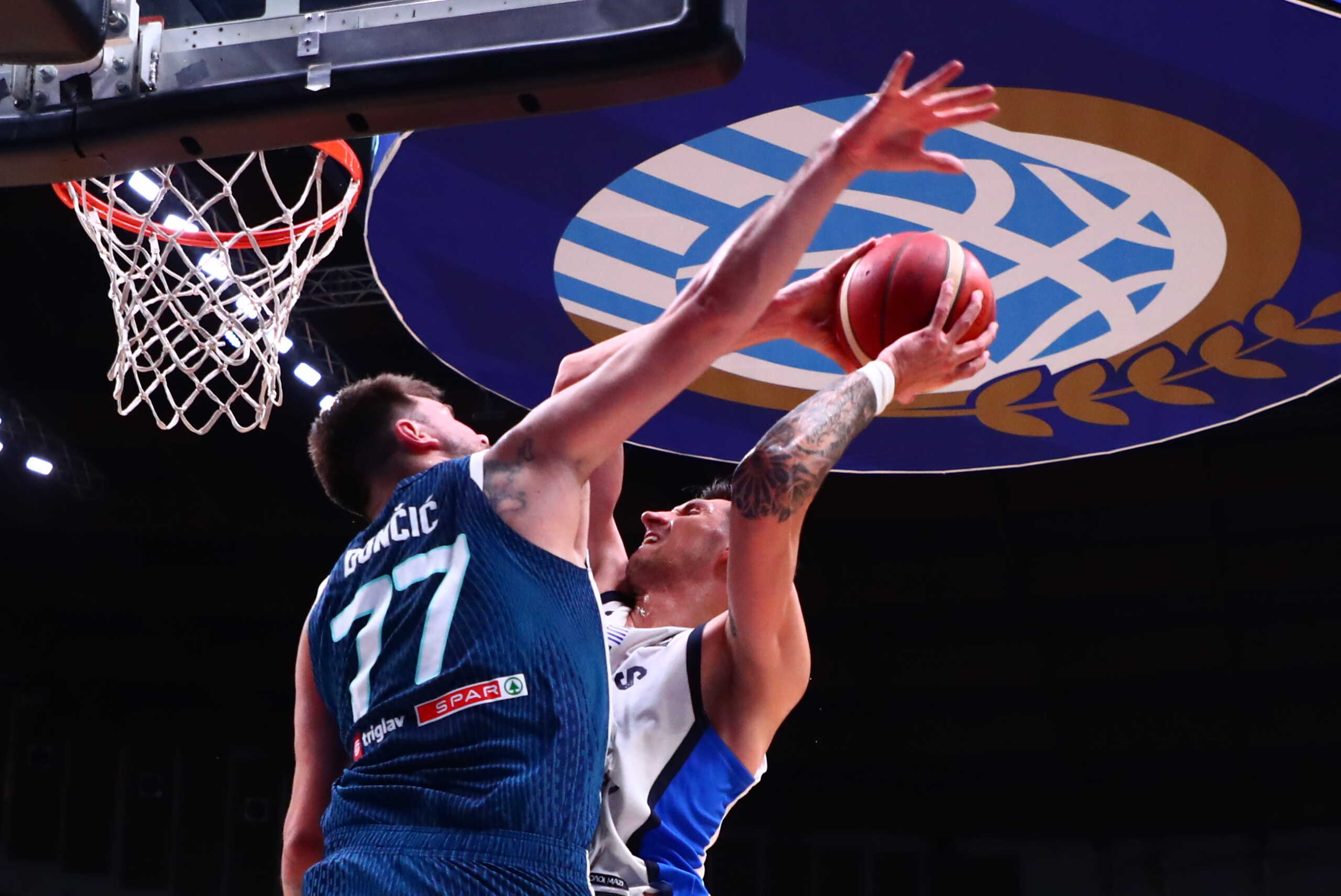 Ελλάδα – Σλοβενία LIVE η Εθνική μπάσκετ ψάχνει θέση στον τελικό του Προολυμπιακού τουρνουά του ΣΕΦ