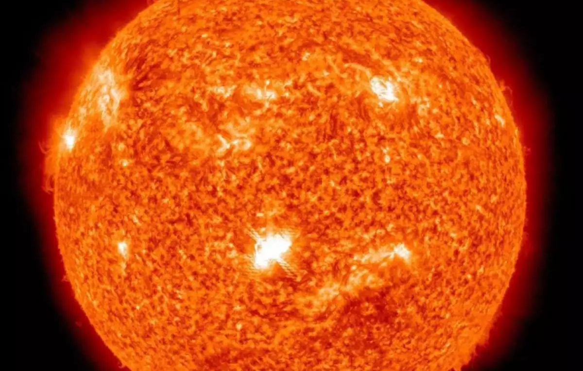 Νέες ηλιακές καταιγίδες αναμένονται στη Γη το επόμενο διήμερο – Ορατό το Βόρειο Σέλας μέχρι την Αγγλία