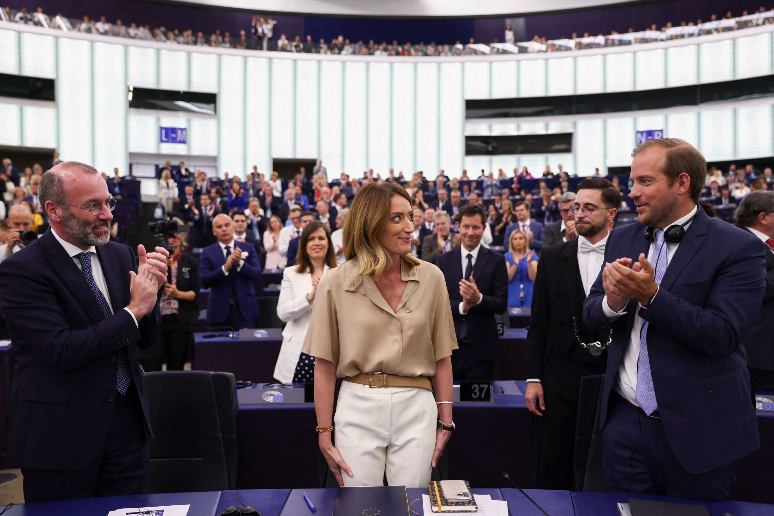 Η Ρομπέρτα Μέτσολα επανεξελέγη πρόεδρος του Ευρωπαϊκού Κοινοβουλίου
