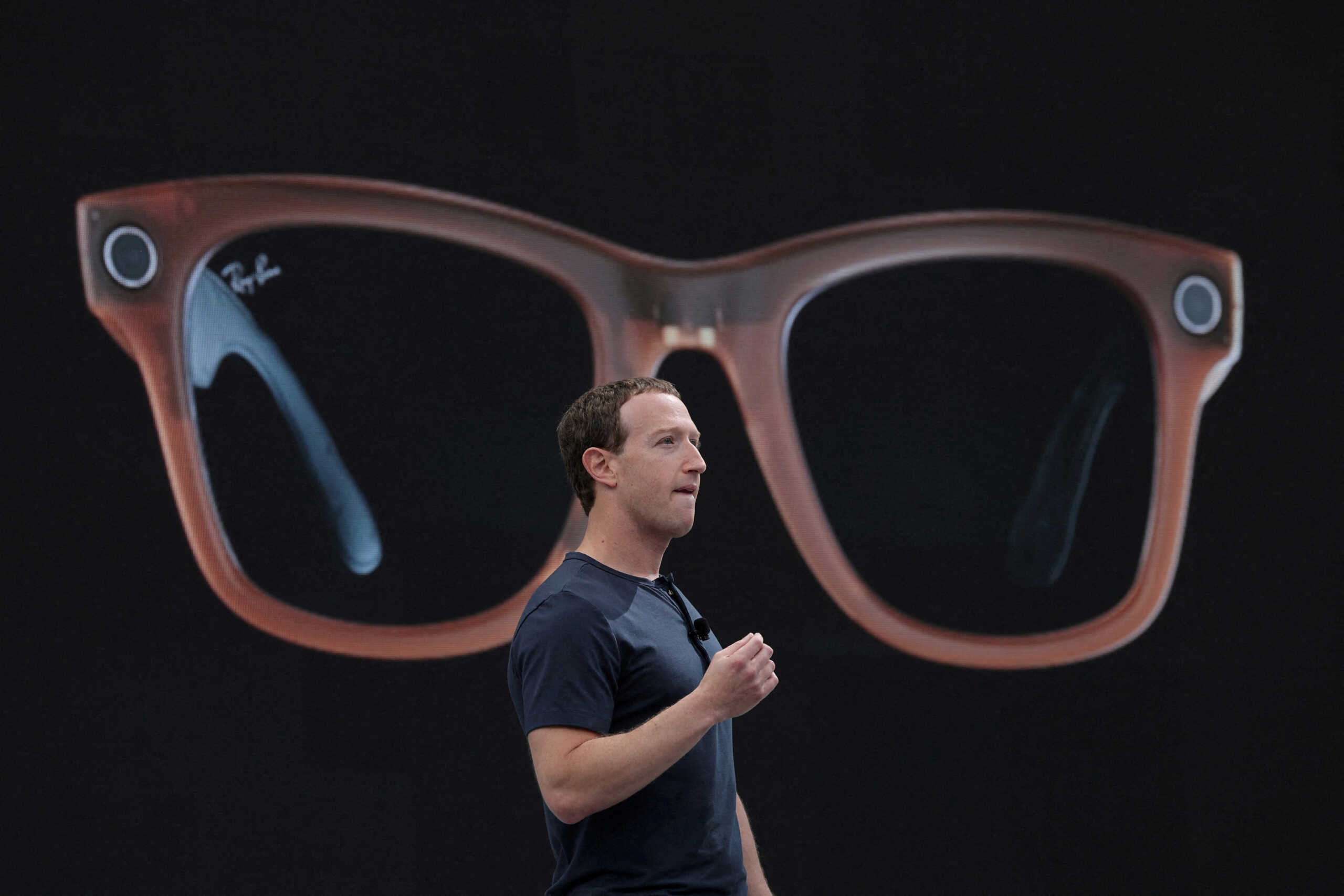 Ο Mark Zuckerberg εξετάζει επένδυση δισεκατομμυρίων στη Ray-Ban