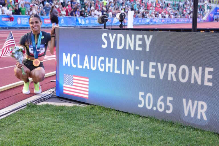 Η Σίντνεϊ ΜακΛάφλιν έκανε χρόνο 50.65 και κατέρριψε για πέμπτη φορά το παγκόσμιο ρεκόρ στα 400μ. με εμπόδια