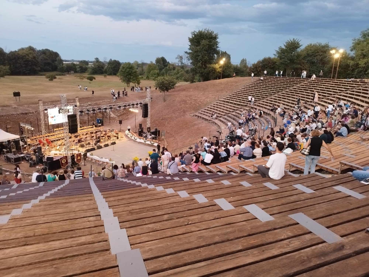 Το αρχαίο θέατρο Δίου ανακαινίστηκε και «άνοιξε τις πύλες του» για το 53ο Φεστιβάλ Ολύμπου