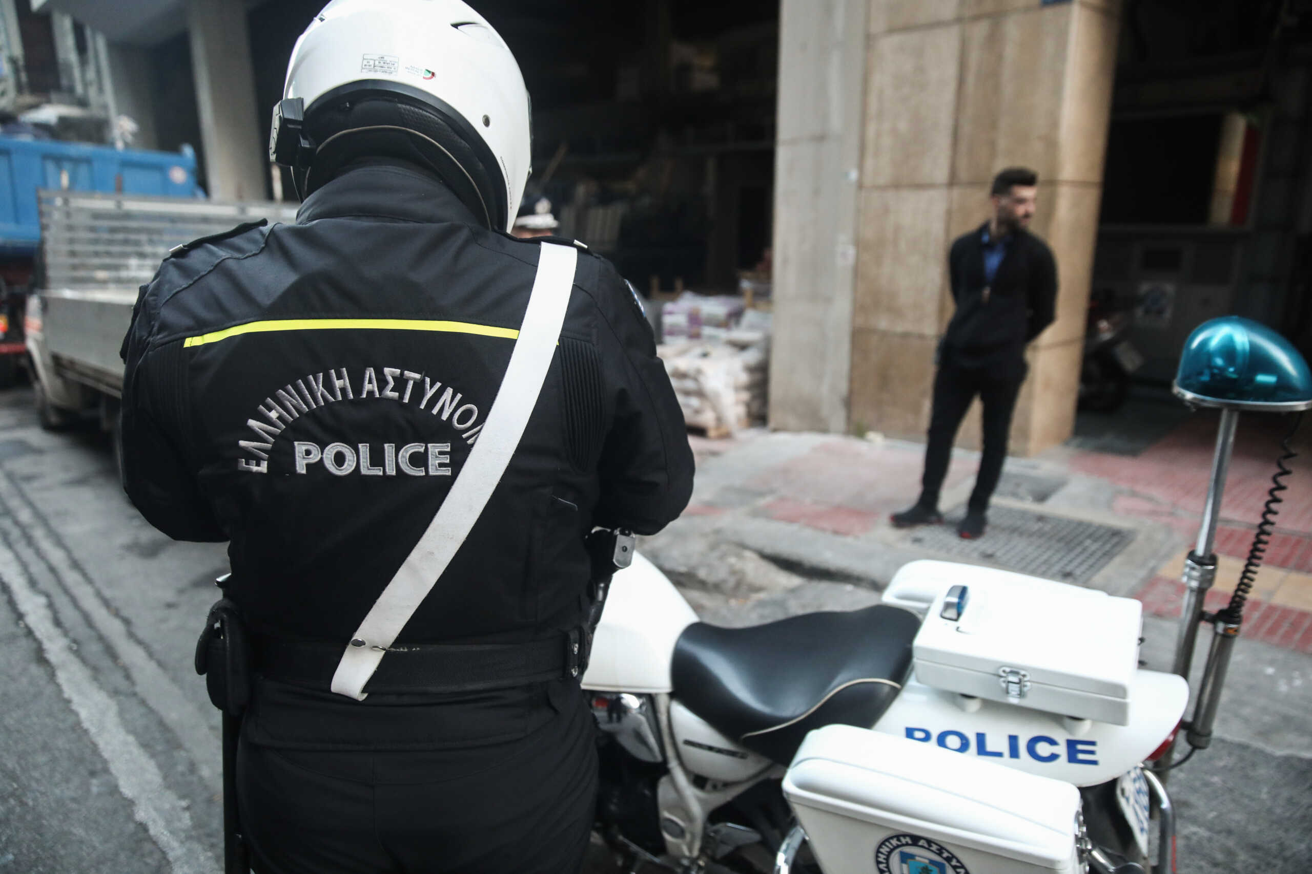 ΕΛΑΣ: 32 συλλήψεις μετά από αστυνομική επιχείρηση σε Ομόνοια και Μεταξουργείο