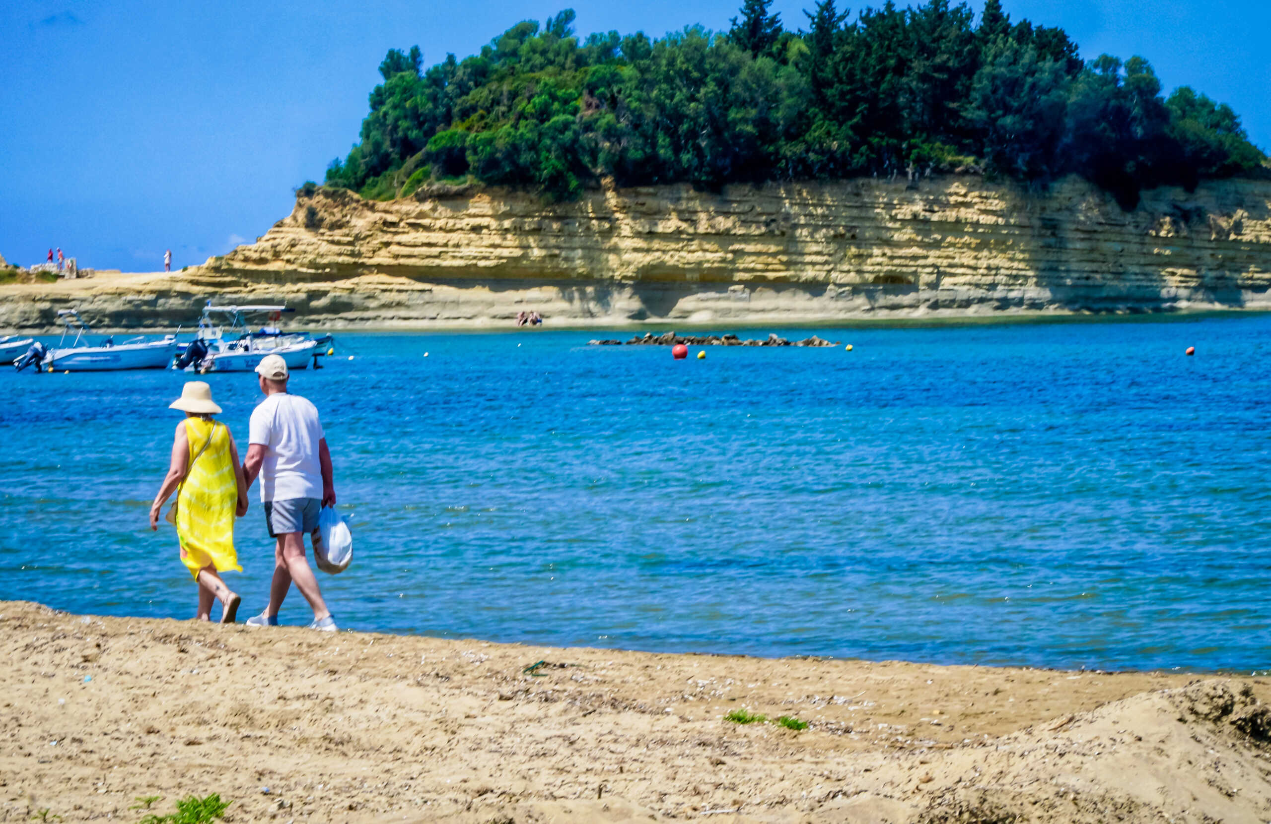 Μόνο 1 στους 2 Έλληνες θα κάνει διακοπές φέτος το καλοκαίρι
