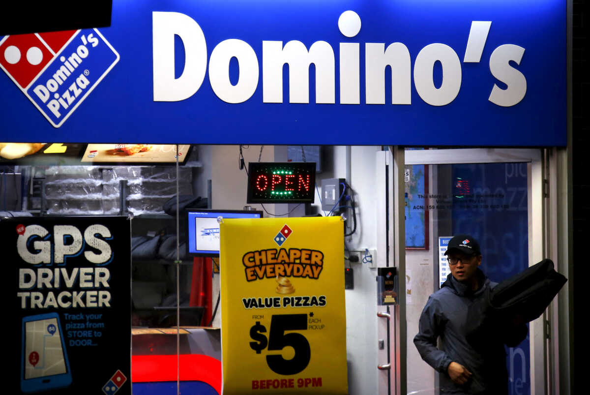 Domino’s Pizza: Κατάρρευση των μετοχών της έφερε η αποτυχία των εκπτώσεων και των νέων προϊόντων