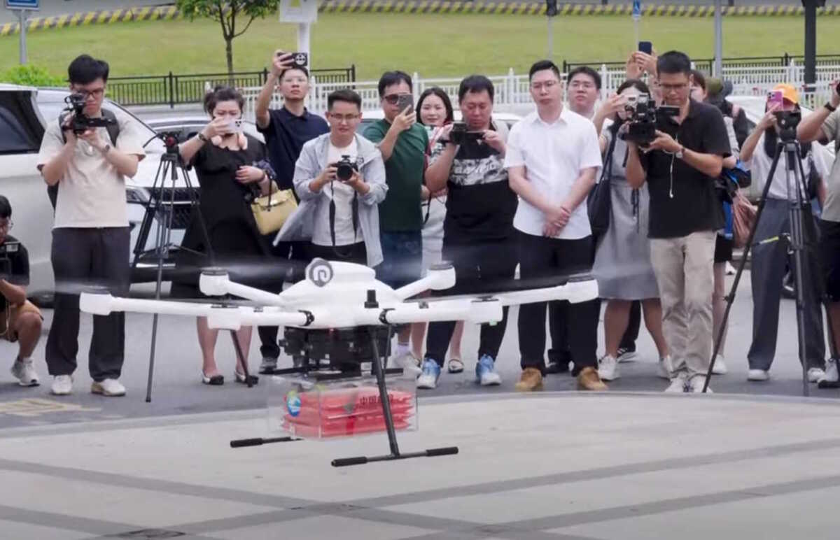 Κίνα: Έστειλαν drone να παραδώσει τις επιστολές εισόδου για το πανεπιστήμιο σε φοιτητές