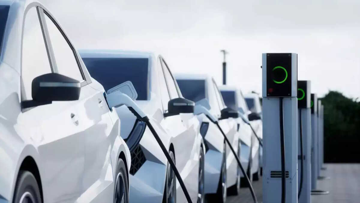 Ηλεκτρικά οχήματα: Νέες πληρωμές για τα προγράμματα Πράσινα Ταξί και Κινούμαι Ηλεκτρικά