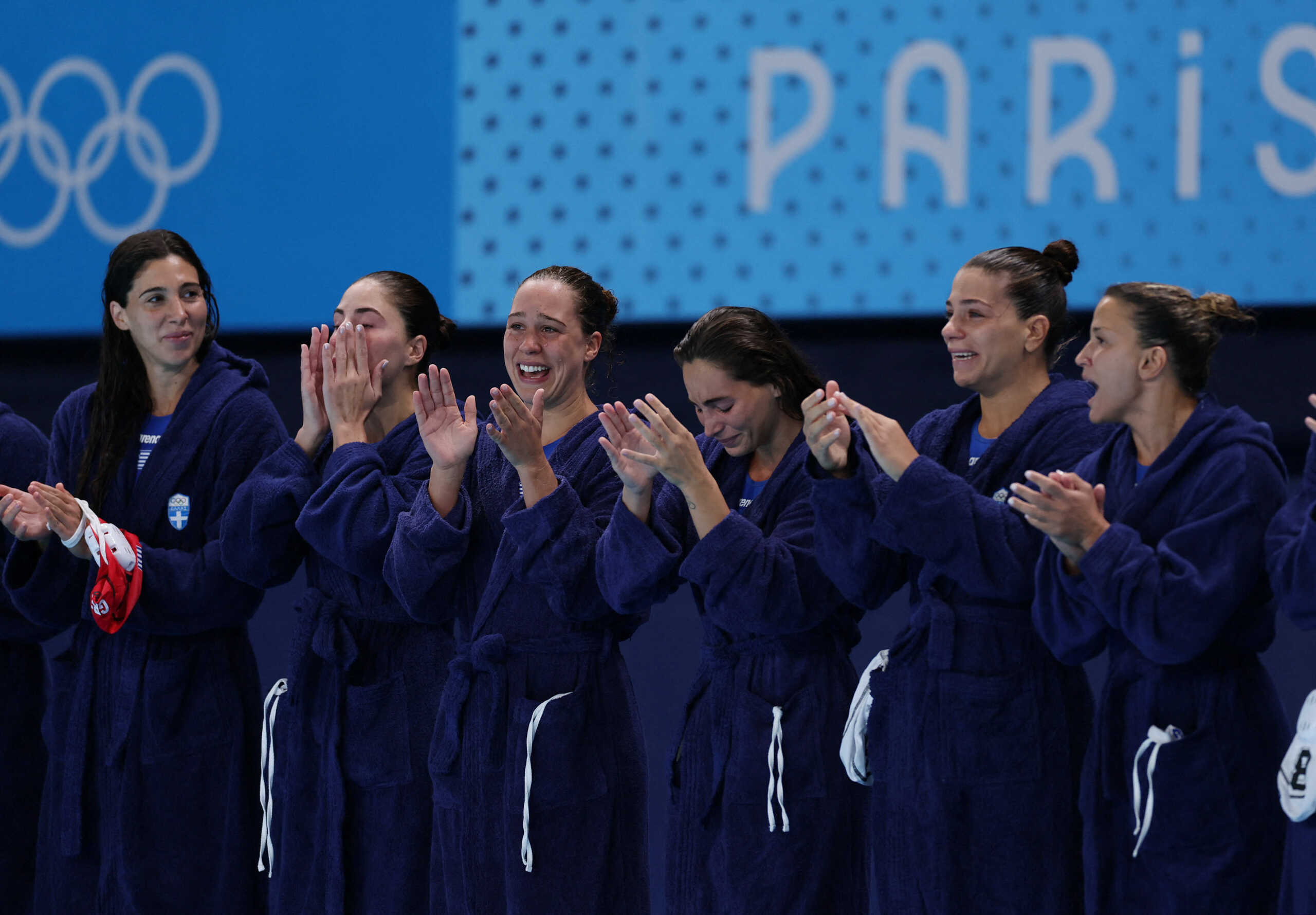 Ελλάδα – ΗΠΑ: Δακρυσμένες και γεμάτες συγκίνηση στον Εθνικό ύμνο οι παίκτριες της Εθνικής πόλο στους Ολυμπιακούς Αγώνες