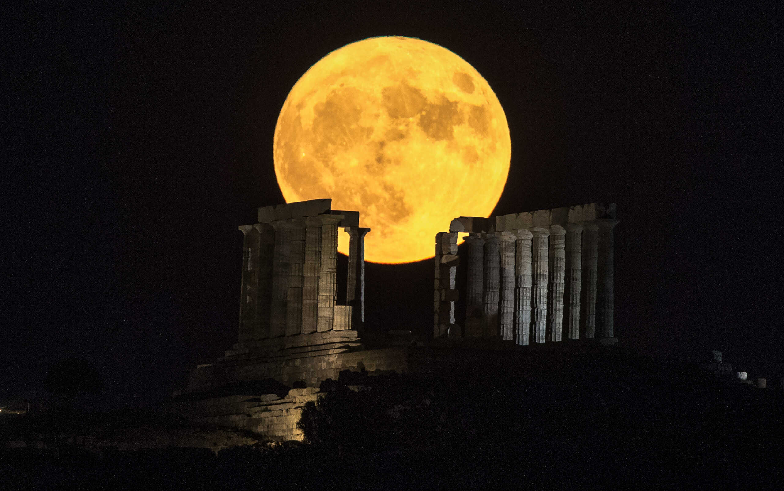 Σήμερα το «φεγγάρι του ελαφιού»: Ο λόγος που ονομάστηκε έτσι η πανσέληνος του Ιουλίου